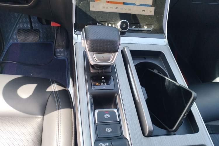 Used Roewe RX5 2020 PLUS 300TGI Automatic Ali National Trend Flagship Edition