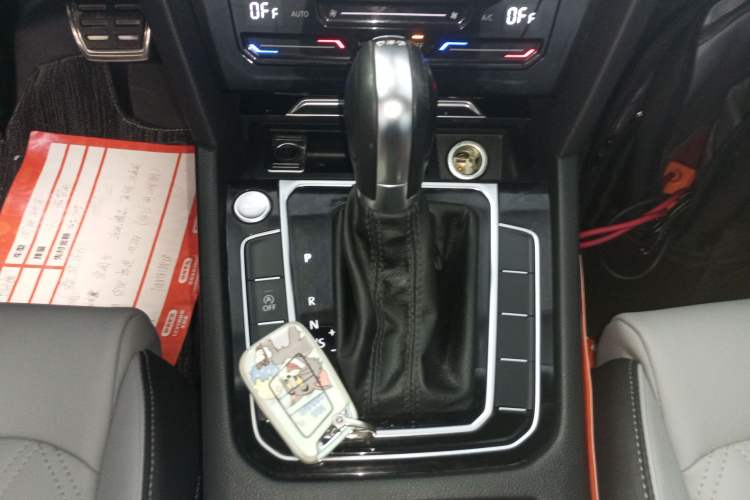 Used Volkswagen Magotan 2023 2 Million Units Limited Edition 330TSI DSG Leading Version Gear Lever