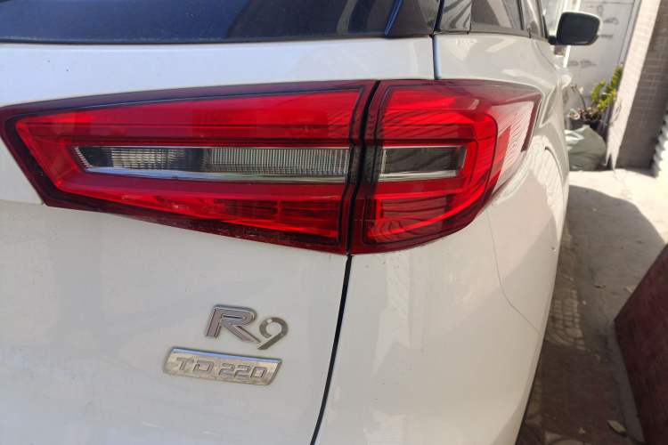 Used FAW Senya R9 2018 1.2T Automatic Comfortable Smart Edition
