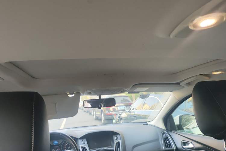 Used Ford Focus 2015 Sedan 1.6L Automatic Comfort Model Headliner