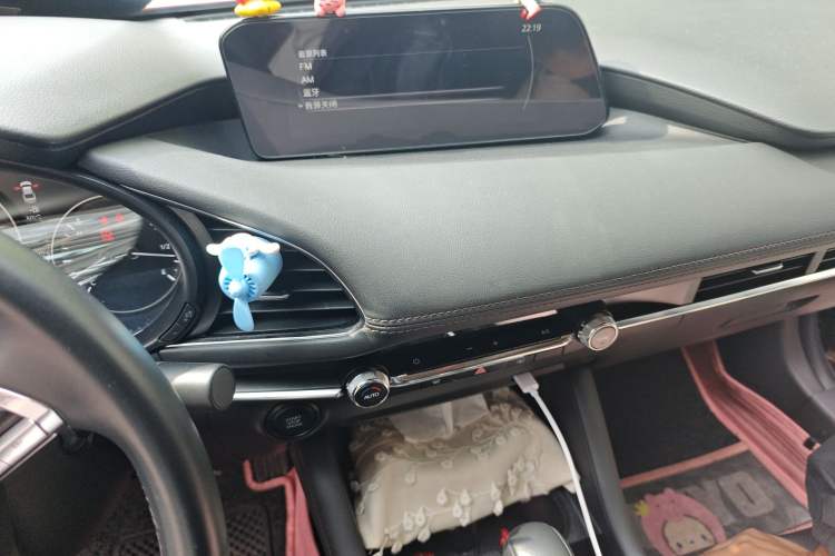 Used Mazda 3 Axela 2021 2.0L Automatic Zhi Rui Edition Audio And AC Panel