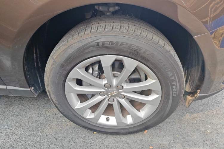 Used Audi Q5 2013 40 TFSI Technology Edition Right Front Wheel Hub