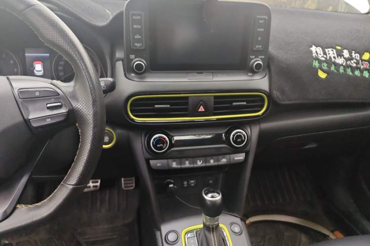 Used Hyundai ENCINO 2018 1.6T Dual-Clutch ZhiPao Edition China V Standard Audio And AC Panel