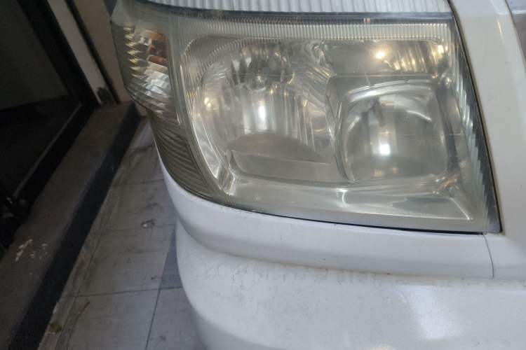 Used Soueast Delica 2008 2.0L Economy Version Right Front Headlight