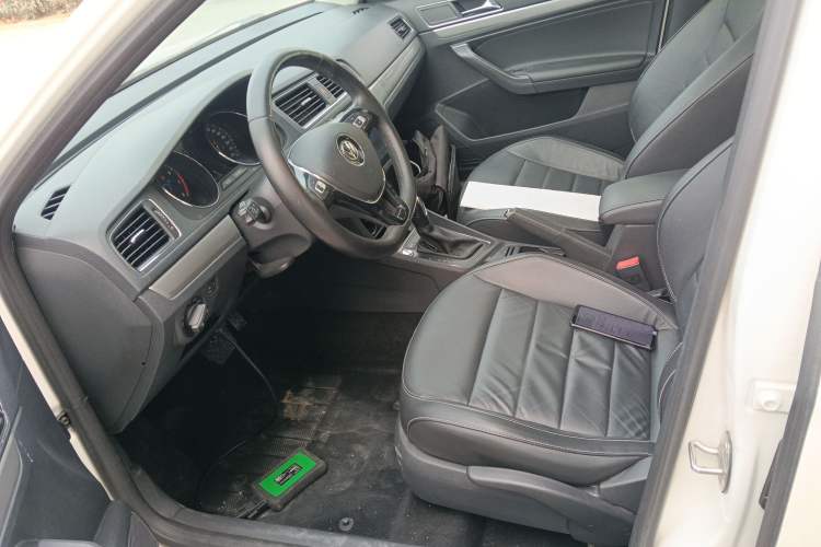 Used Volkswagen Lavida 2017 1.6L Automatic Comfort Edition
