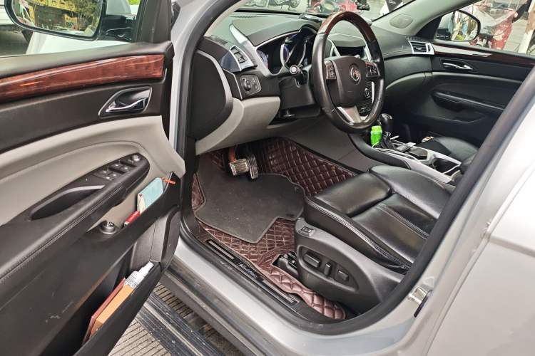 Used Cadillac SRX 2011 3.0L Flagship Edition
