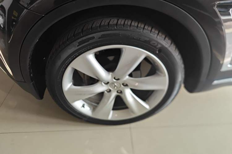 Used Infiniti QX70 2013 3.7L Standard Edition
