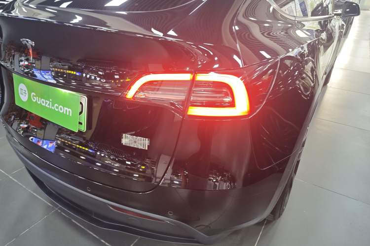 Used Tesla Model Y 2021 Long-Range All-Wheel-Drive Version 3D7
