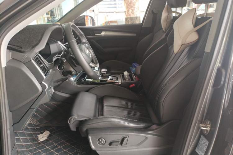 Used Audi Q5L 2022 40T Fashionable and Dynamic Model
