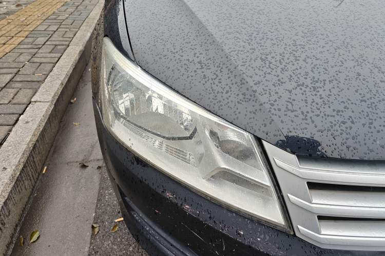 Used Volkswagen Santana 2013 1.6L Manual Fashion Edition Right Front Headlight