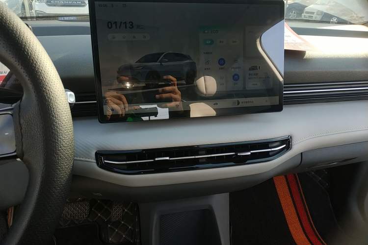 Used Bestune Yueyi 03 2025 445km Joyful Edition
