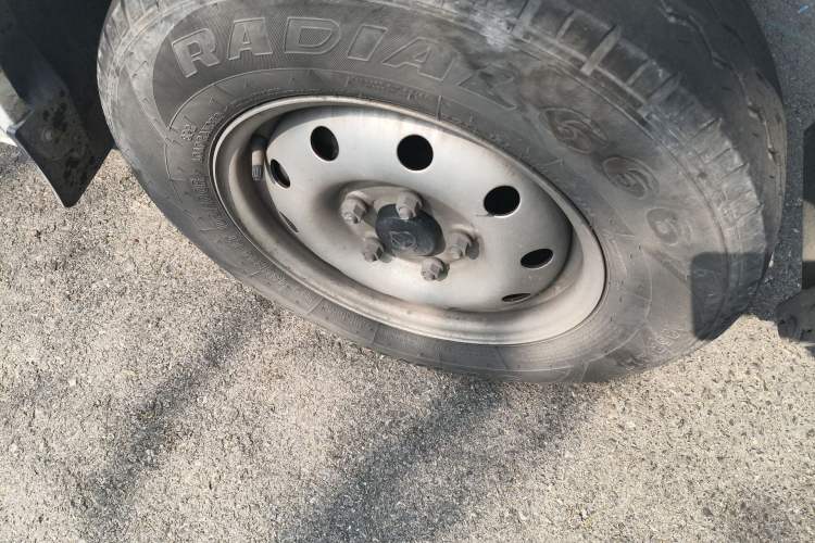 Used CHANGAN KAICHENG Ruixing EM80 2024 Comfort-Style 6-Seater 41.86 kWh Exterior 4