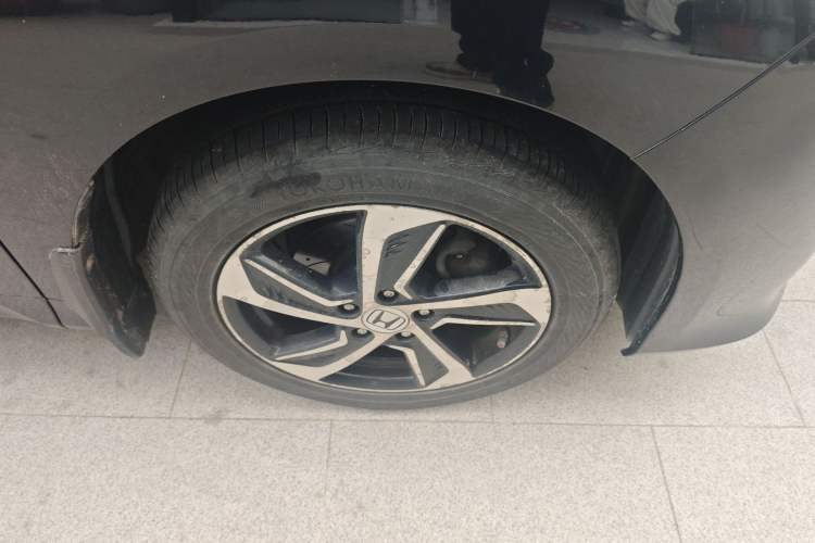 Used Honda Odyssey 2015 2.4L Smart Edition Right Front Wheel Hub