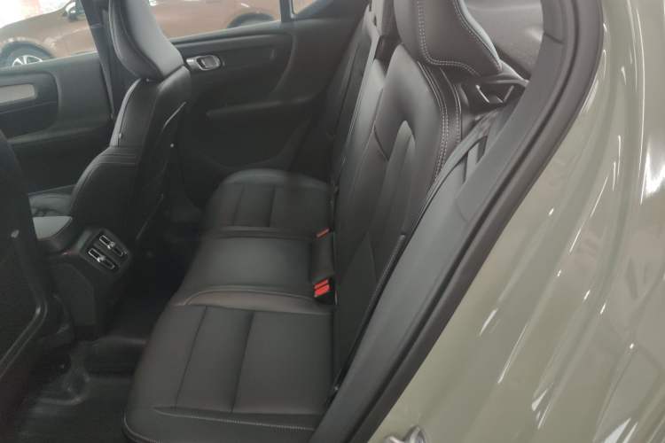 Used Volvo XC40 2024 B4 4x4 Smart Luxury Edition