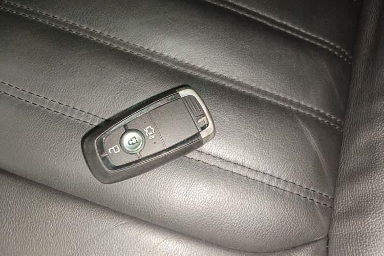 Used Ford Edge 2018 EcoBoost 245 Two-Wheel-Drive Titanium 7-Seater China V Standard