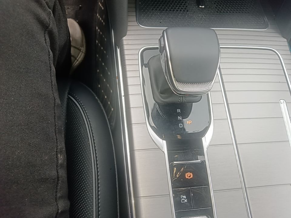 Hongqi HS7 PHEV 2024 2.0T PHEV Four-Wheel Drive Flagship Edition 7 Seats — снимка 16