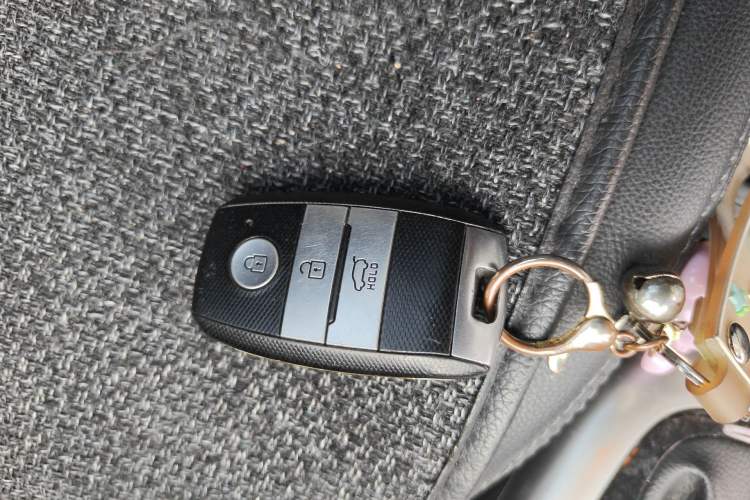 Used Kia KX3 2015 1.6L Automatic Two-Wheel Drive DLX Vehicle Key