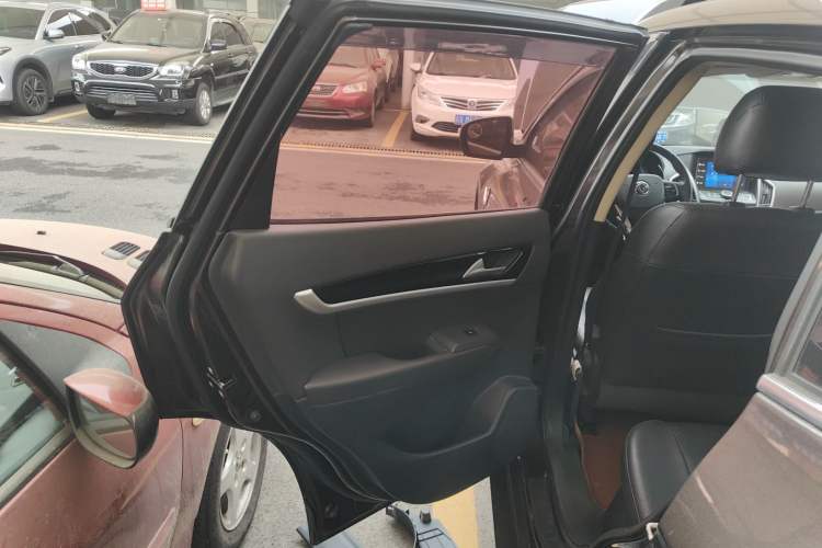 Used Dongfeng Aeolus AX7 2016 2.0L Automatic Zhiyi Trim