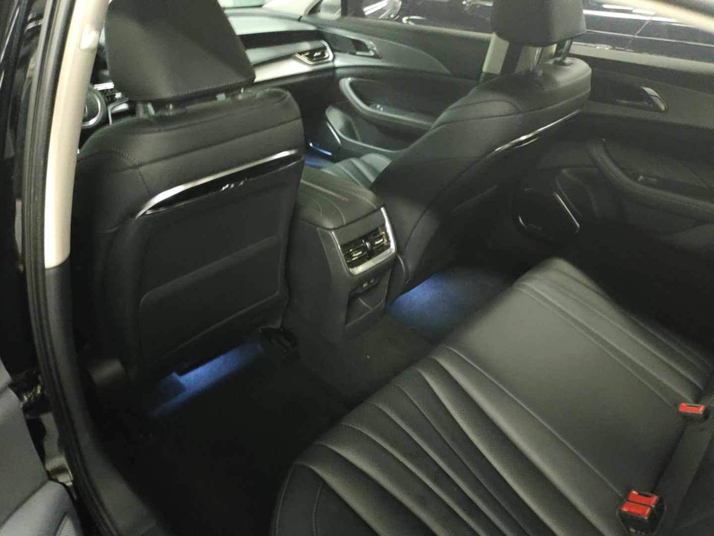 Hongqi H5 2024 1.5T DCT Smart Connect Flagship Edition - Chinese Trim Yun — снимка 17