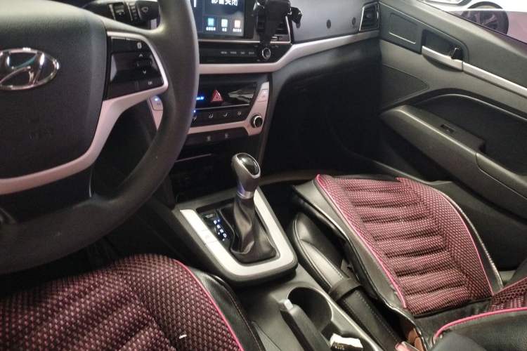 Used Hyundai Elantra (6th Generation / Lingdong) 2016 1.6L Automatic ZhiXuan – Elite Version Gear Lever