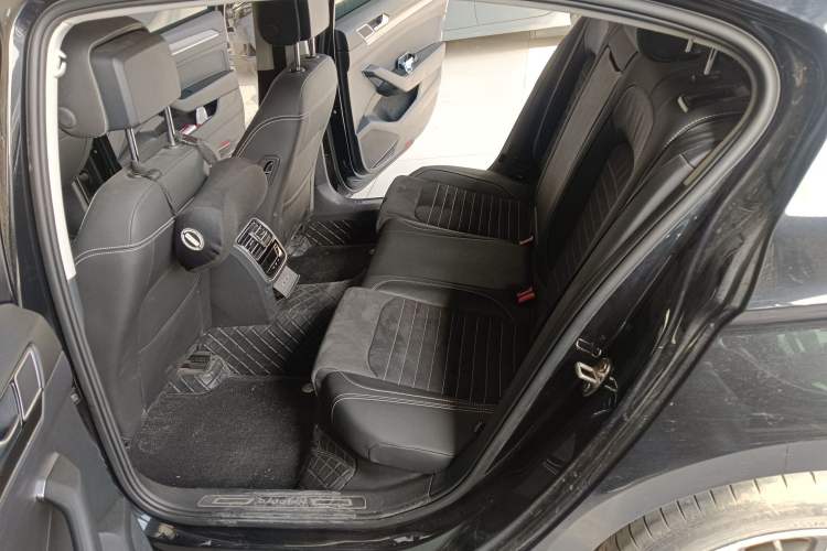 Used Volkswagen Magotan 2020 330TSI DSG Luxury Edition Left Rear Seat