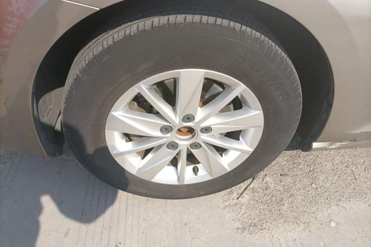 Used Volkswagen Golf 2016 1.6L Automatic Fashion Model