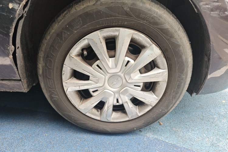 Used Chevrolet Lova RV 2016 1.5L Automatic Comfort Edition Right Front Wheel Hub