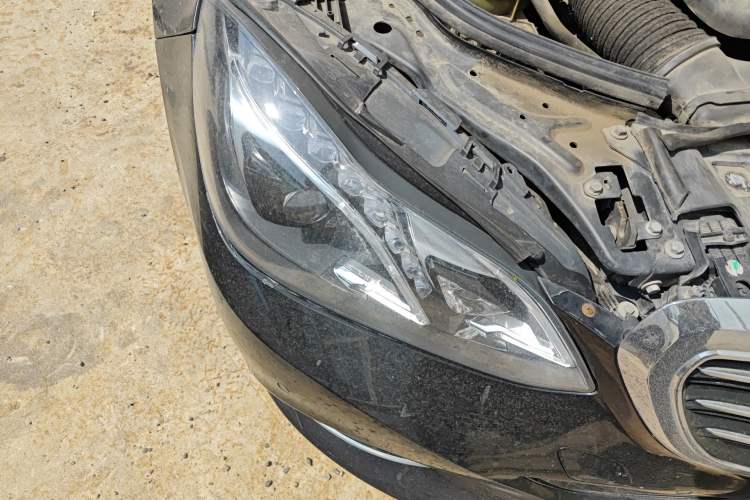Used Mercedes-Benz E-Class 2009 E 300 Fashion Model Right Front Headlight
