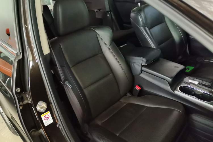 Used Acura RDX 2013 3.0L Two-Wheel Drive Elite Edition Right Front Seat