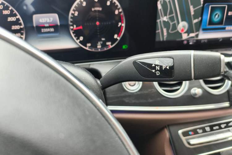 Used Mercedes-Benz E-Class 2018 E 300 L Sporty and Stylish Model Gear Lever