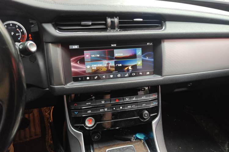 Used Jaguar XFL 2018 XFL 2.0T 250 PS Luxury Edition Audio And AC Panel