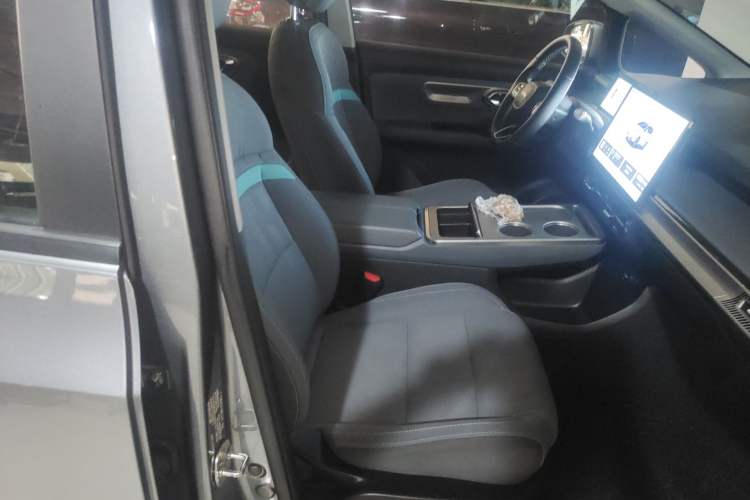 Used AION Y 2023 Plus 510 Enjoy Edition Right Front Seat