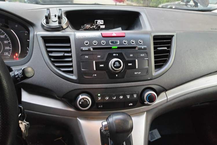 Used Honda CR-V 2012 2.0L two-wheel drive urban version Audio And AC Panel