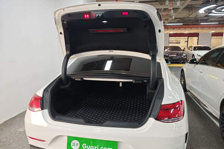 Used Mercedes-Benz CLS 2018 CLS 300 Luxury Model
