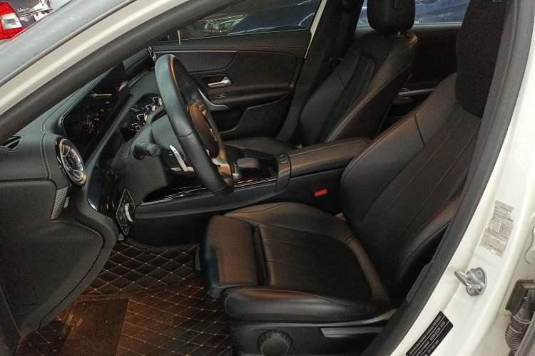 Used Mercedes-Benz A-Class 2022 Restyled A 200 L Sport Sedan Fashion Version
