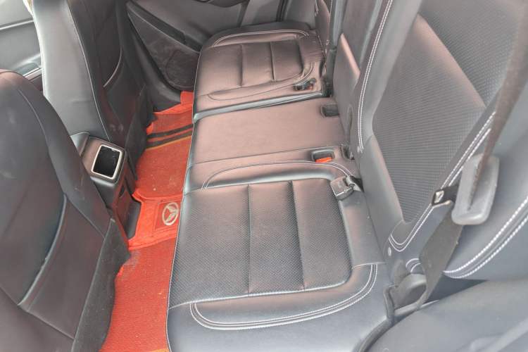 Used HYOSOW S6 2016 1.5T Manual Fashion Model Left Rear Seat