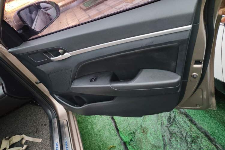 Used Hyundai Elantra (6th Generation / Lingdong) 2016 1.6L Automatic ZhiXuan – Elite Version