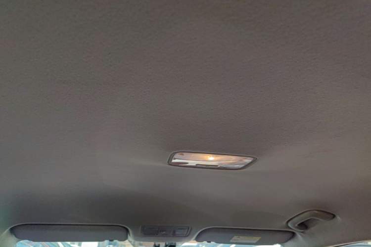 Used Hyundai Celesta 2018 1.6L Automatic GL Enjoyment Edition China VI compliant Headliner