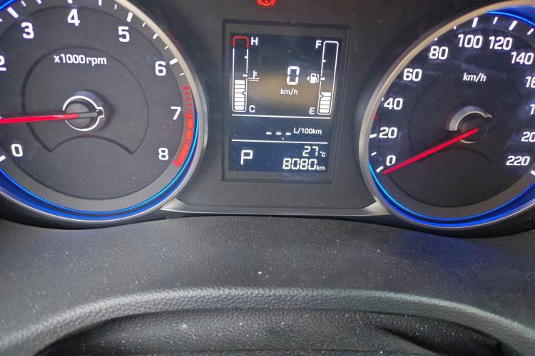 Used Hyundai ix25 2017 1.6L Automatic Smart Version Odometer Close Up