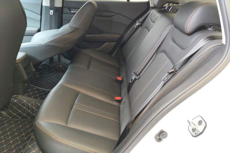 Used Dongfeng Aeolus Yixuan 2024 1.5L Automatic JingSu Edition Left Rear Seat