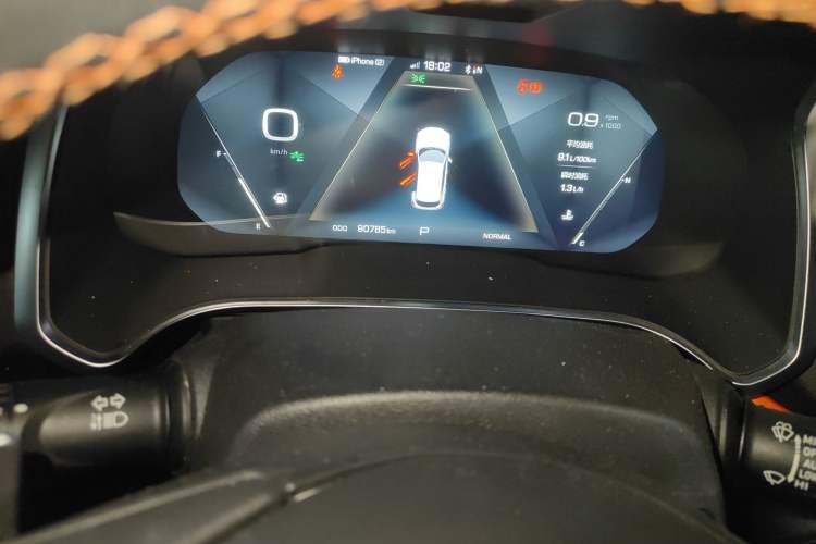 Used Wey VV5 2019 1.5T Two-Wheel-Drive Orange Edition Limited Model Odometer Close Up