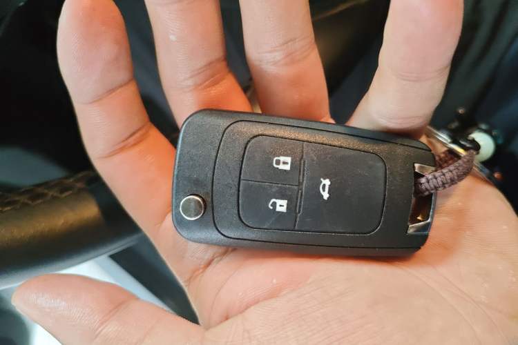 Used Chevrolet Monza 2021 320 Automatic Enjoyment Sunroof Edition Vehicle Key