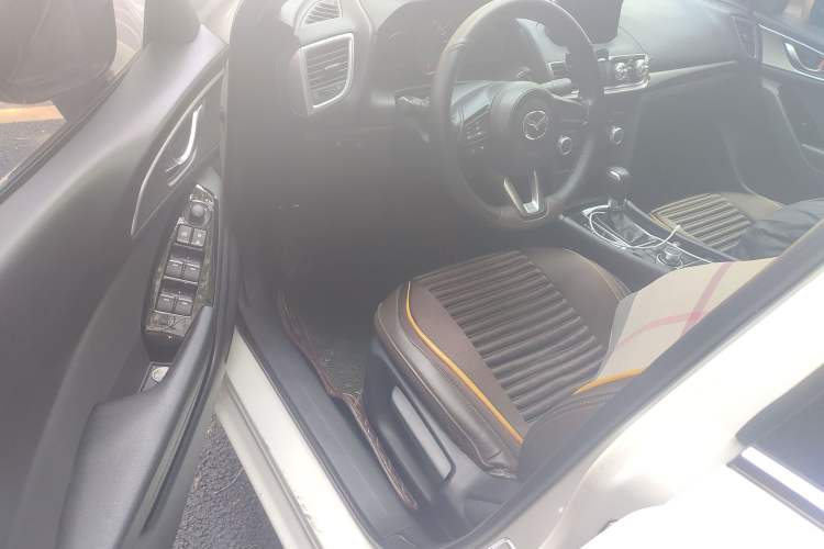 Used Mazda 3 Axela 2017 Sedan 1.5L Automatic Luxury Model Emission Standard China V Driver Seat