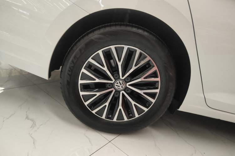 Used Volkswagen Sagitar 2021 200TSI DSG Comfort Connect Edition Right Rear Wheel Hub