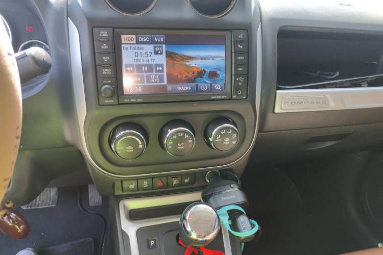 Used Jeep Compass 2013 2.4L four-wheel drive luxury version
