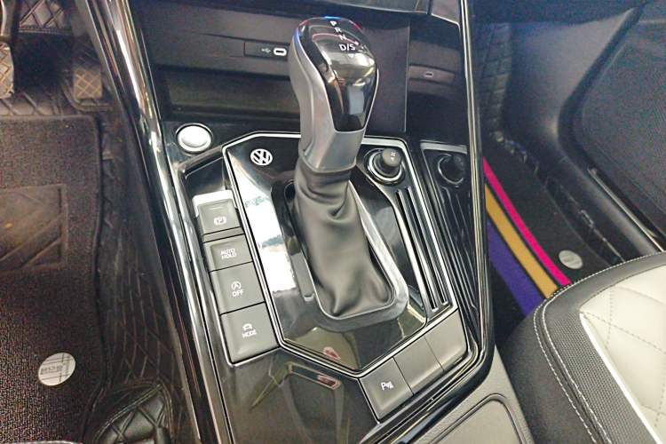 Used Volkswagen Tayron 2024 300TSI Two-Wheel-Drive Luxury Plus Advanced Version Gear Lever