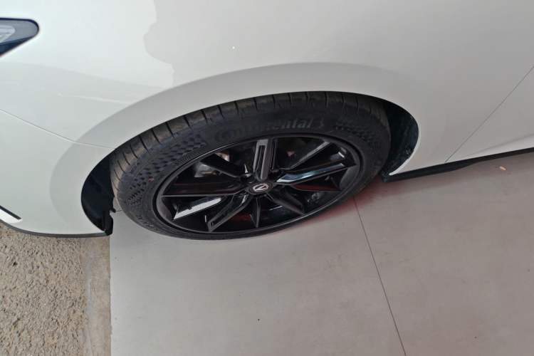 Used Changan UNI-V 2024 1.5T High-Energy Version
