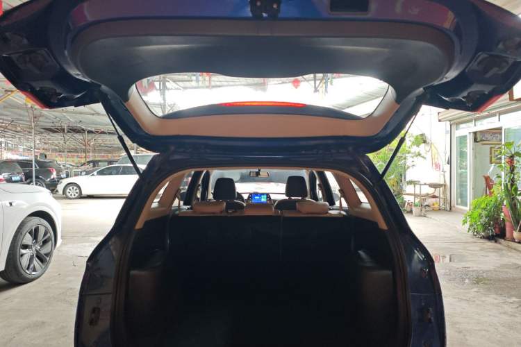 Used Baojun 310W 2017 1.5L Manual Fashion Model China V