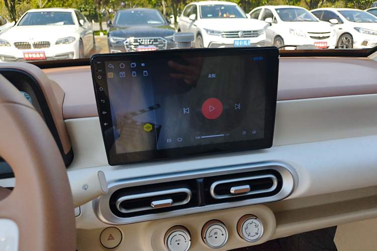 Used Wuling Hongguang MINIEV 2024 3rd Generation 215km Youth Edition Audio And AC Panel