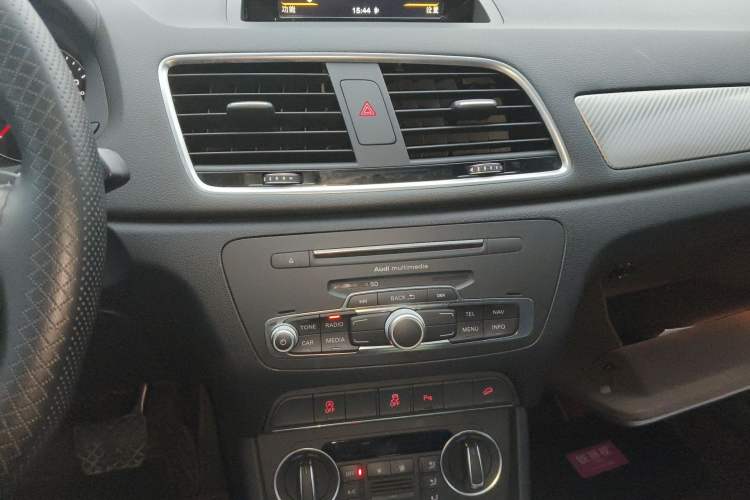 Used Audi Q3 2018 30th Anniversary Edition 35 TFSI Sport Model Audio And AC Panel